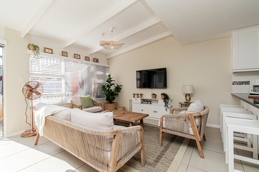 4 Bedroom Property for Sale in Upper Main Street Western Cape
